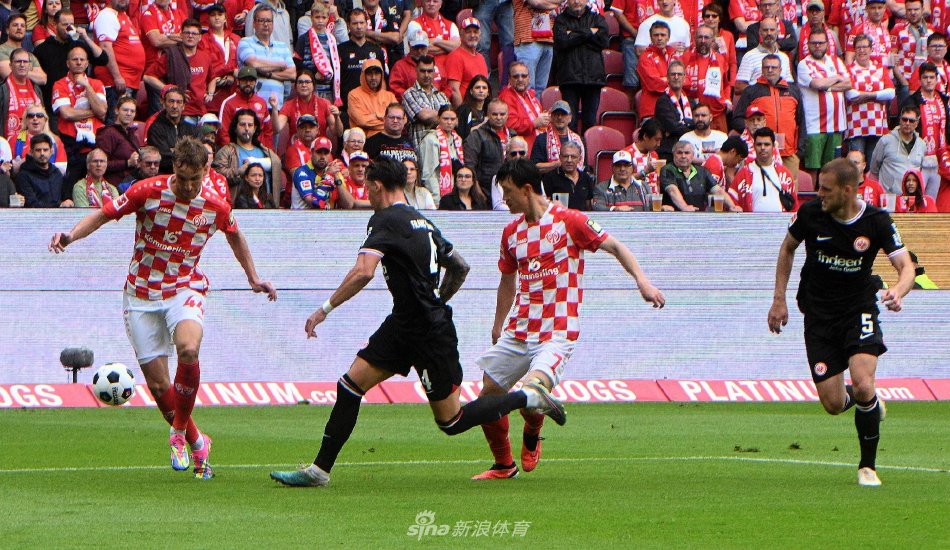 与卢卡库持 与卢卡库持