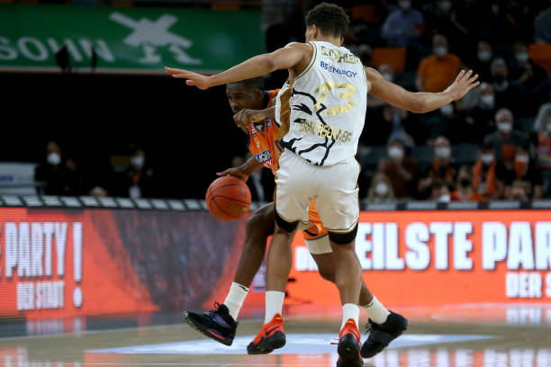 队在前三场 队在前三场