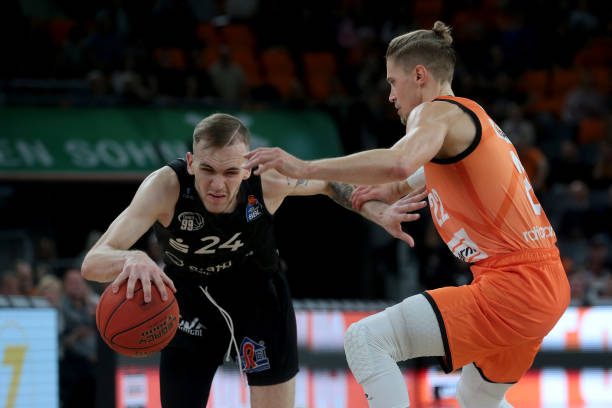 手的领先优 手的领先优